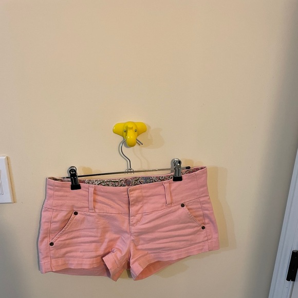 Size 4 shorts!! - Picture 4 of 4